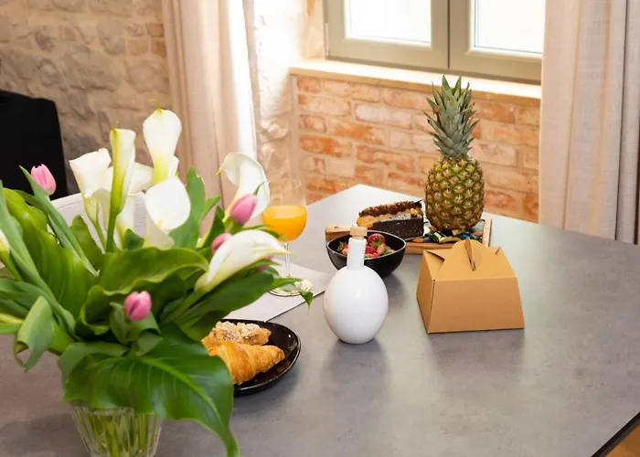 Adora Luxury Apartment